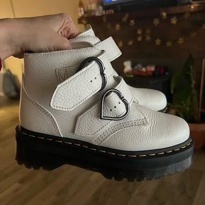 Original Dr. Marten DEVON HEART LEATHER PLATFORM BOOTS.
